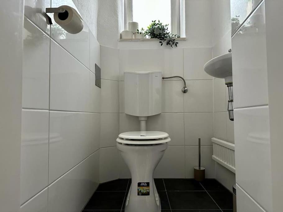 Very Spacious 4br Close To Matzleinsdorferplatz Apartment